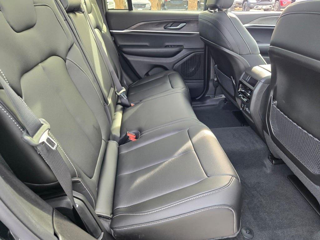 new 2025 Jeep Grand Cherokee car, priced at $43,759