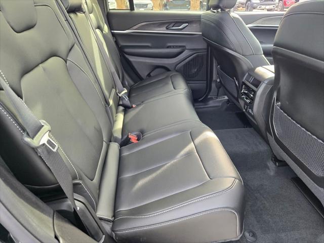 new 2025 Jeep Grand Cherokee car, priced at $43,697