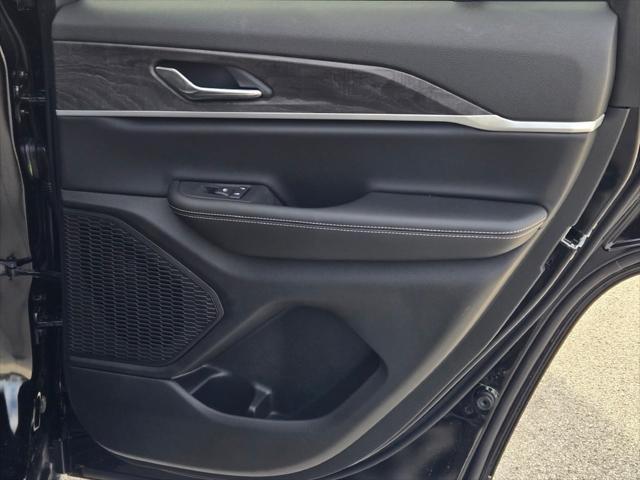 new 2025 Jeep Grand Cherokee car, priced at $43,697
