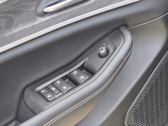 new 2025 Jeep Grand Cherokee car, priced at $43,697