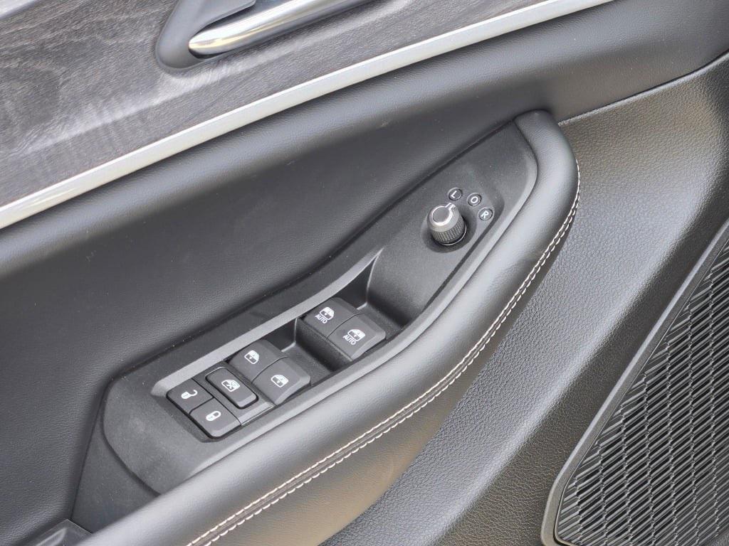 new 2025 Jeep Grand Cherokee car, priced at $43,759