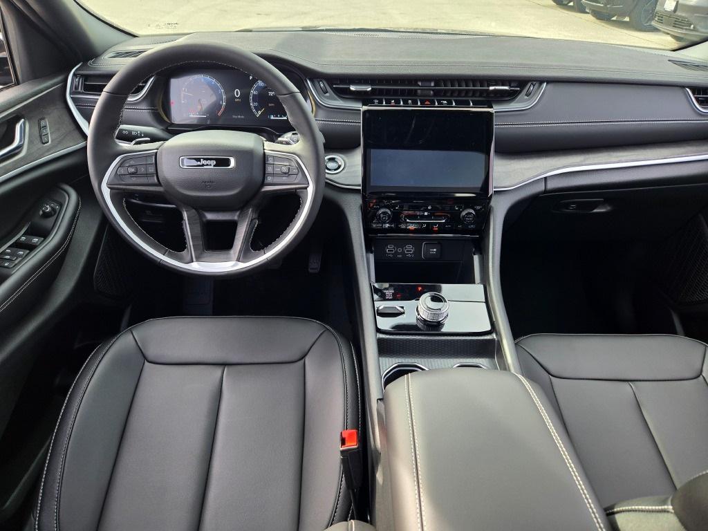 new 2025 Jeep Grand Cherokee car, priced at $43,759