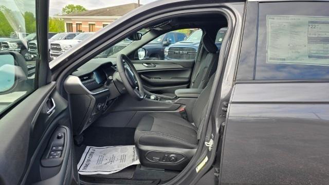 new 2024 Jeep Grand Cherokee car, priced at $35,470