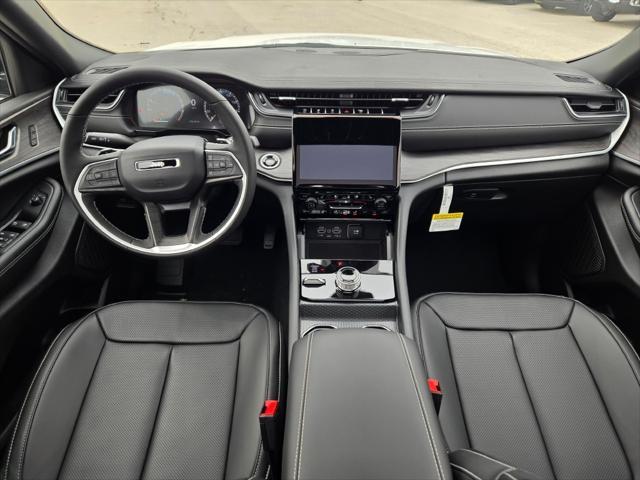 new 2025 Jeep Grand Cherokee car, priced at $50,257