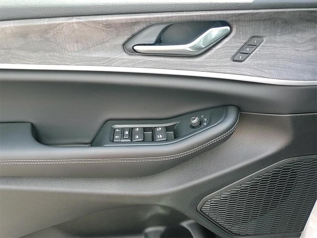 new 2025 Jeep Grand Cherokee car, priced at $47,560