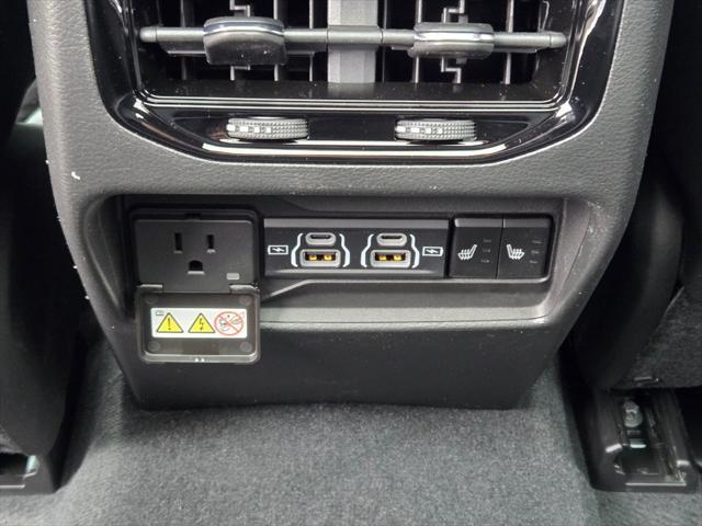 new 2025 Jeep Grand Cherokee car, priced at $50,257