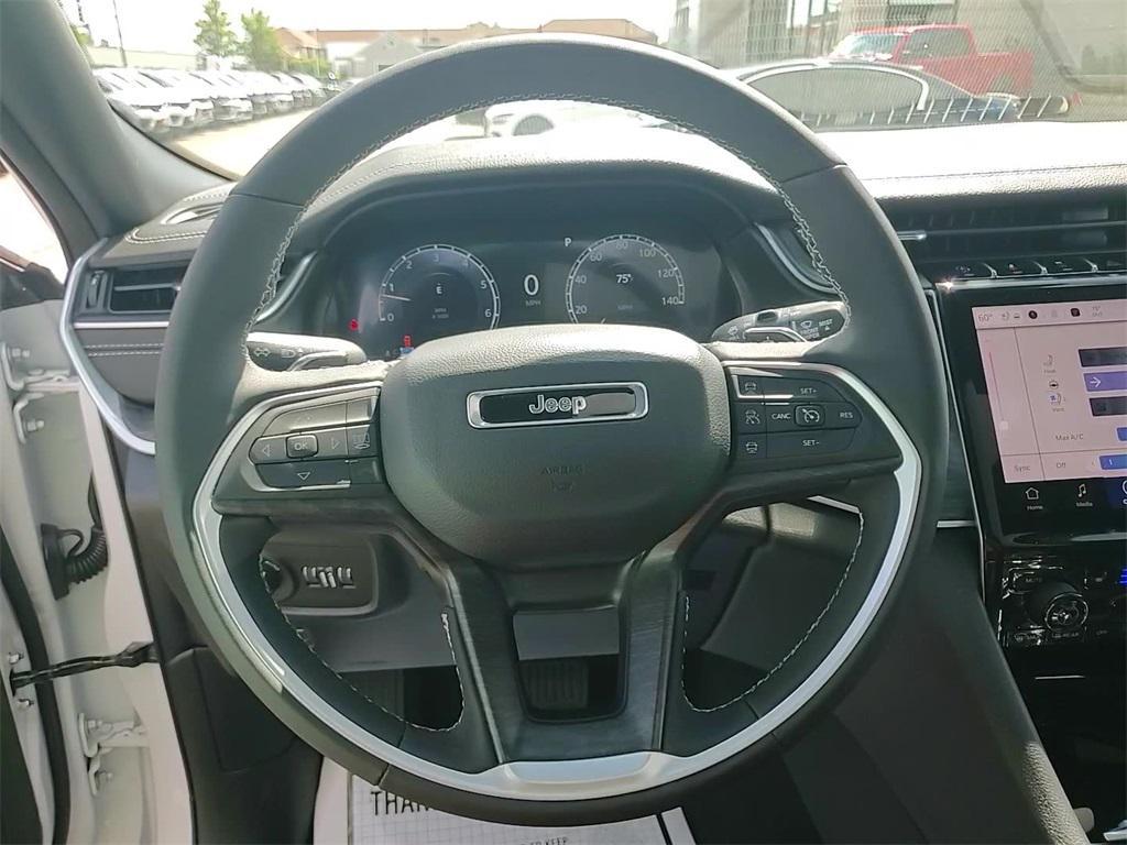 new 2025 Jeep Grand Cherokee car, priced at $47,560