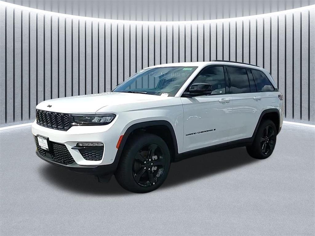 new 2025 Jeep Grand Cherokee car, priced at $47,560