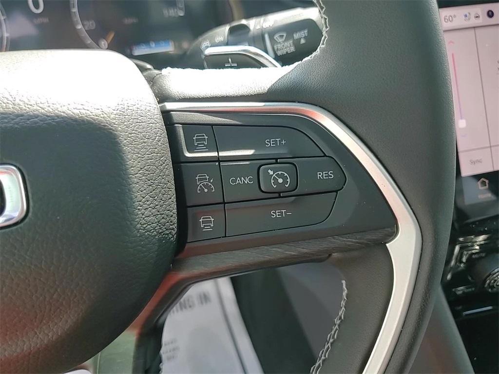 new 2025 Jeep Grand Cherokee car, priced at $47,560