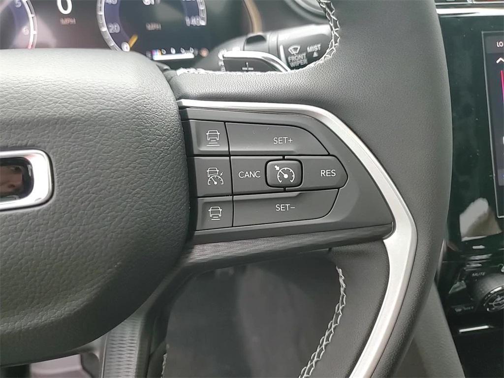 new 2025 Jeep Grand Cherokee car, priced at $38,386