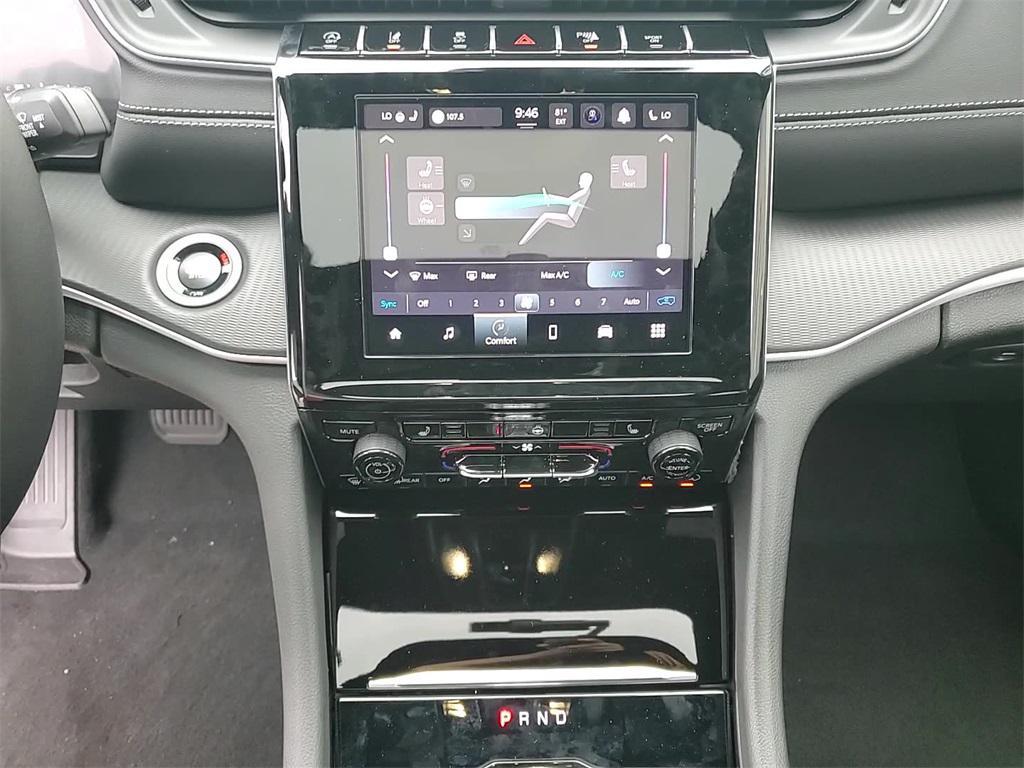 new 2025 Jeep Grand Cherokee car, priced at $38,386