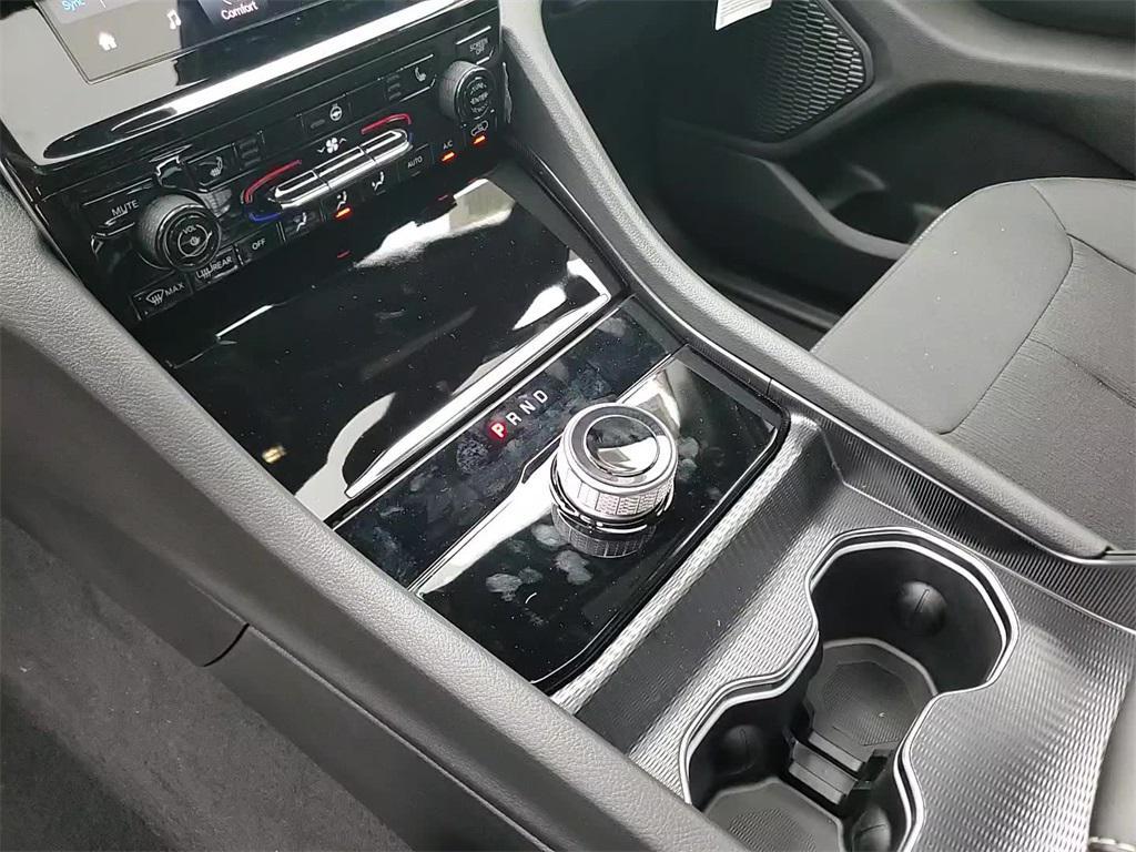 new 2025 Jeep Grand Cherokee car, priced at $38,386