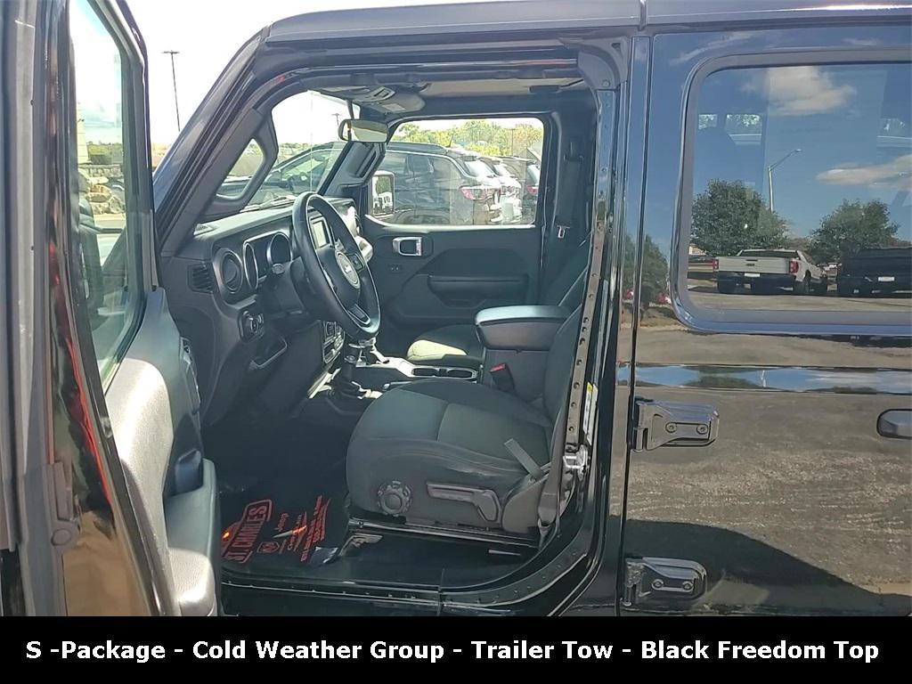 used 2018 Jeep Wrangler Unlimited car, priced at $21,291