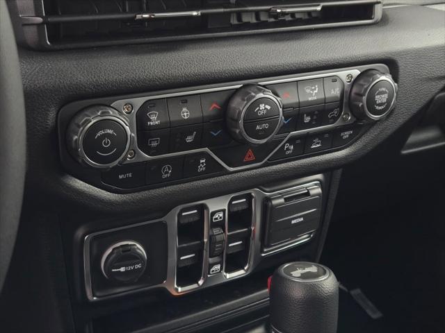new 2025 Jeep Wrangler car, priced at $47,140