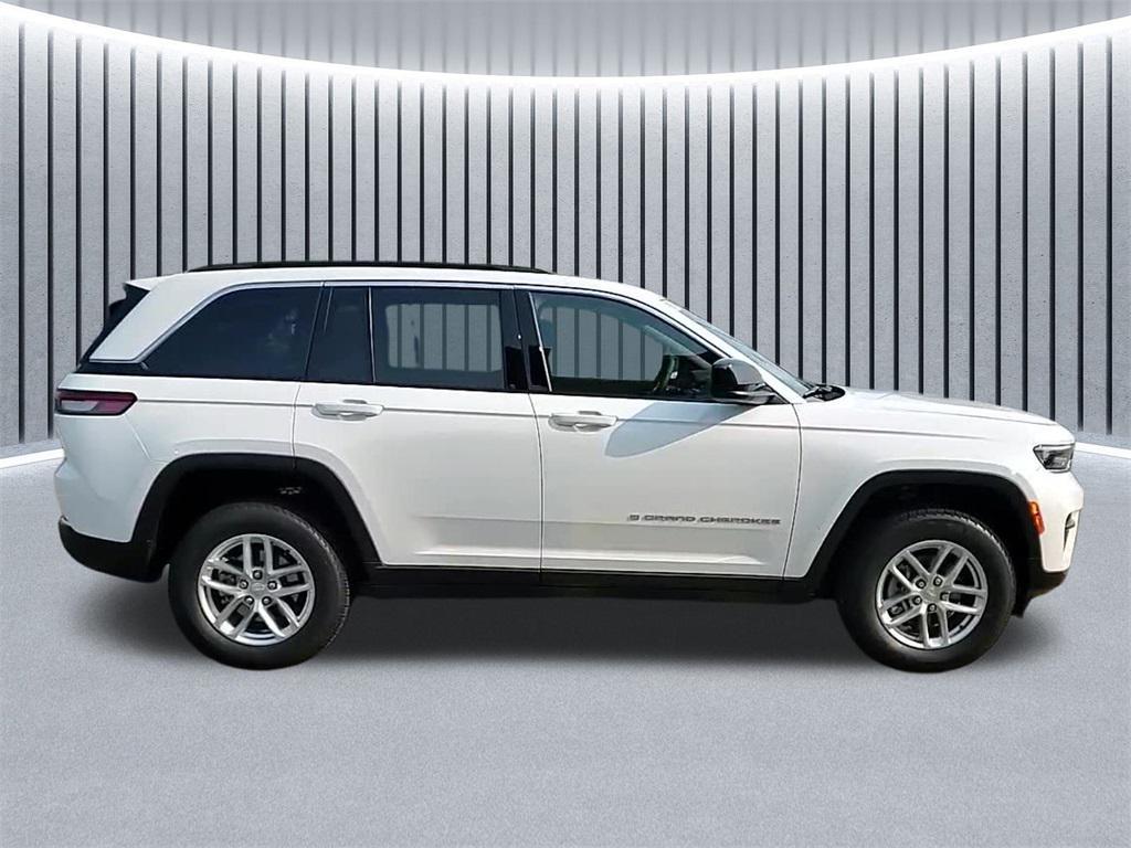 new 2025 Jeep Grand Cherokee car, priced at $38,275