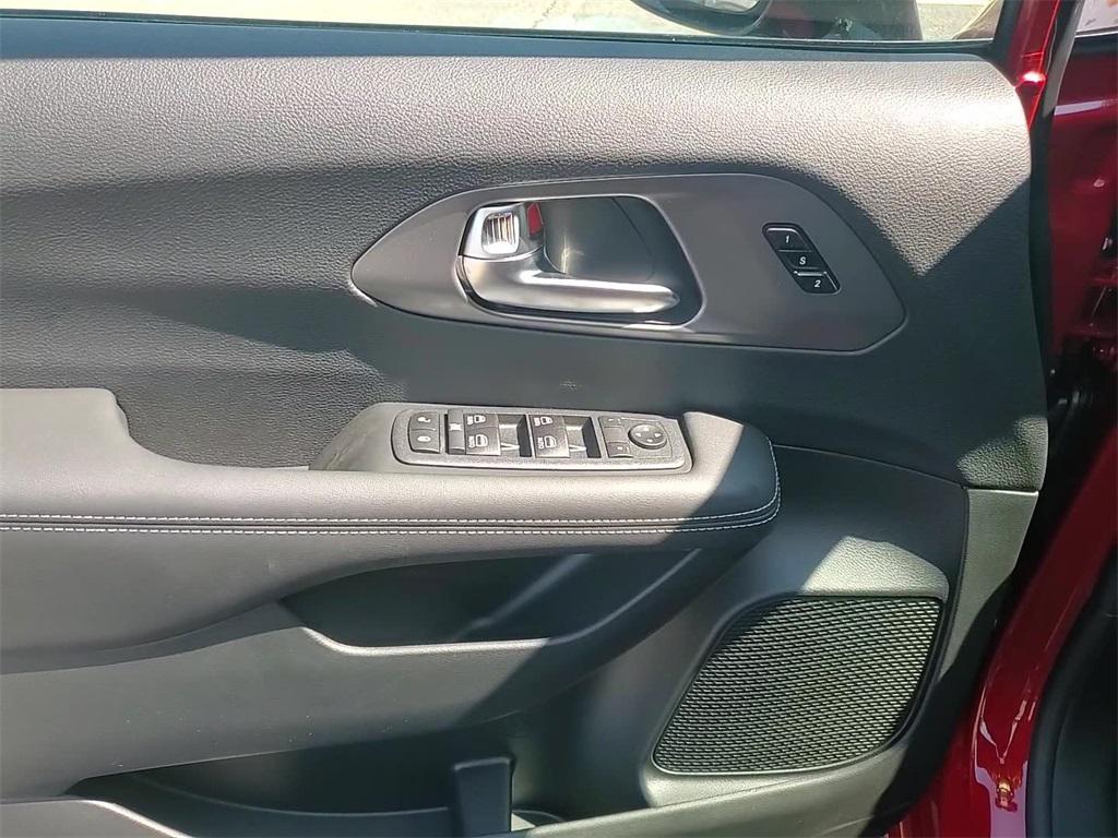 new 2026 Chrysler Pacifica car, priced at $44,733