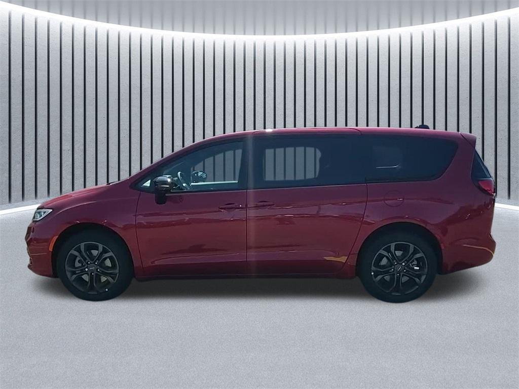 new 2026 Chrysler Pacifica car, priced at $44,733