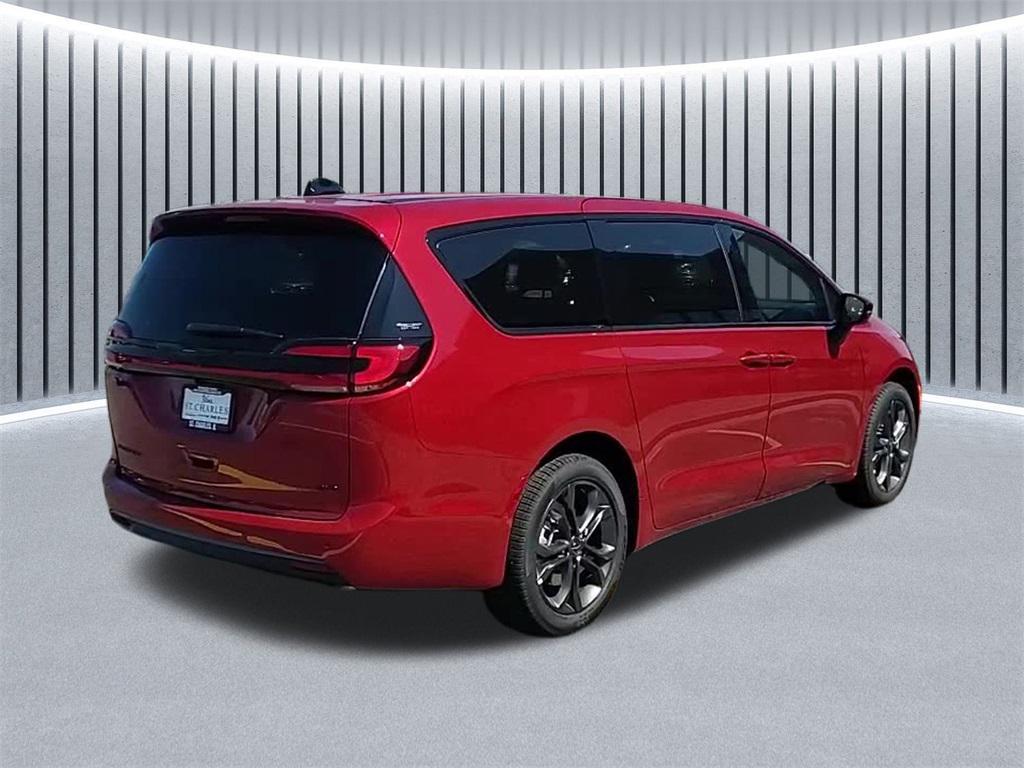 new 2026 Chrysler Pacifica car, priced at $44,733