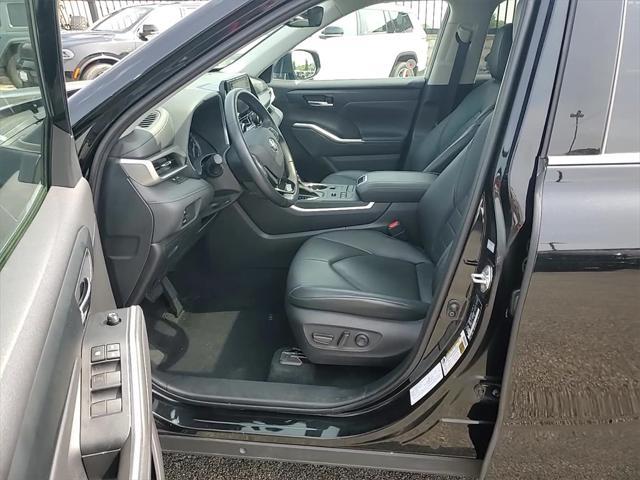 used 2020 Toyota Highlander car, priced at $33,995