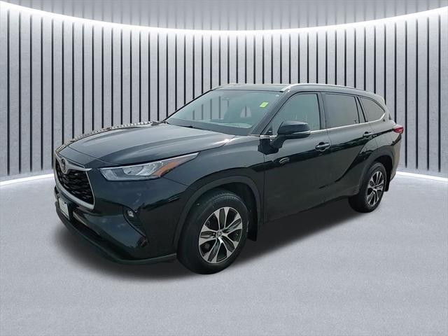 used 2020 Toyota Highlander car, priced at $33,995