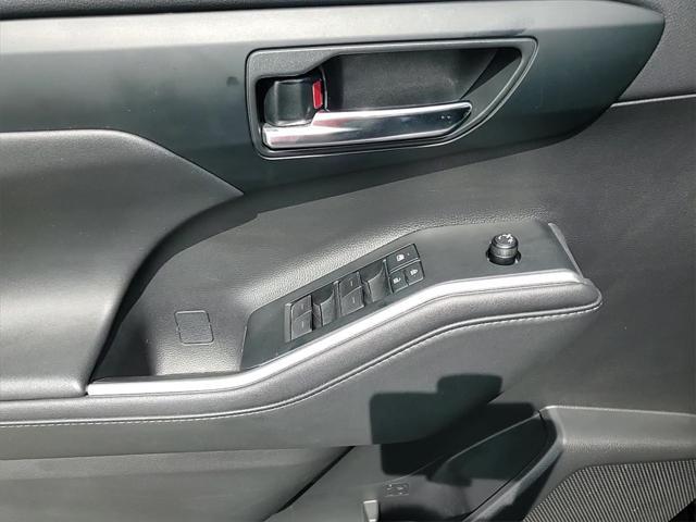 used 2020 Toyota Highlander car, priced at $33,995