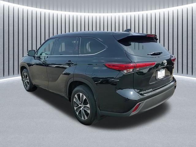 used 2020 Toyota Highlander car, priced at $33,995