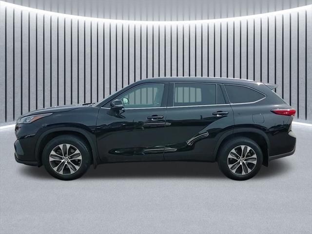 used 2020 Toyota Highlander car, priced at $33,995