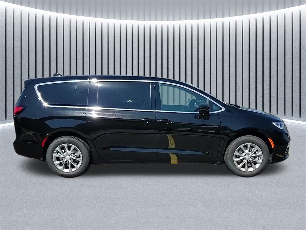 new 2026 Chrysler Pacifica car, priced at $46,485