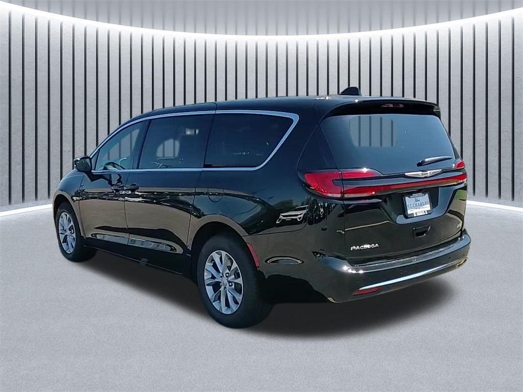 new 2026 Chrysler Pacifica car, priced at $46,485