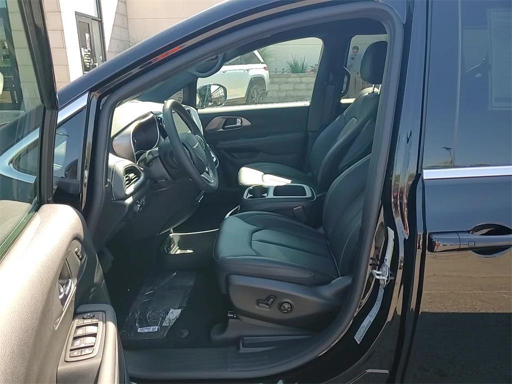 new 2026 Chrysler Pacifica car, priced at $46,485