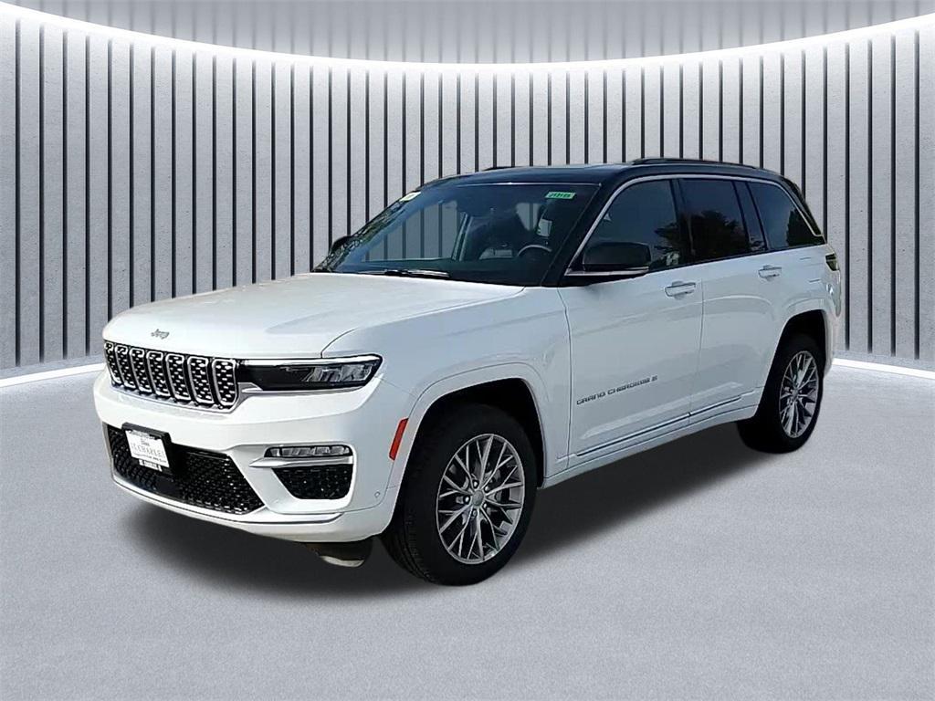 new 2025 Jeep Grand Cherokee car, priced at $52,250