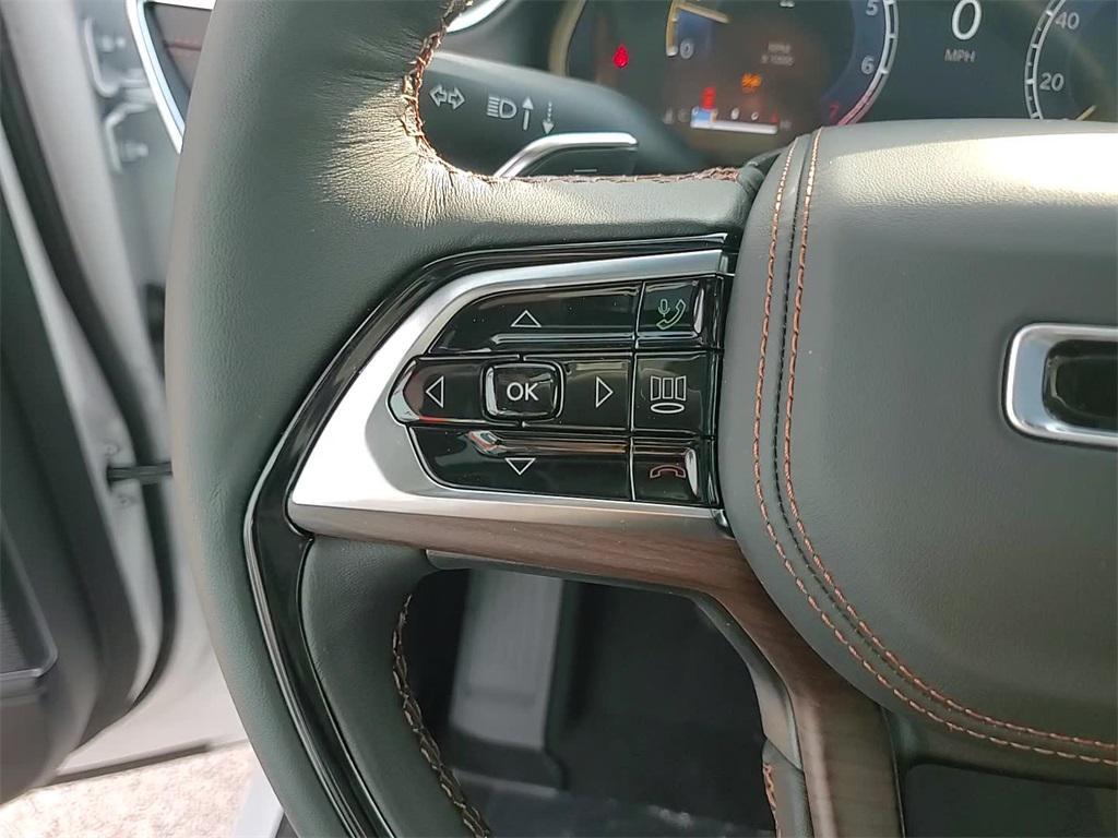 new 2025 Jeep Grand Cherokee car, priced at $52,250