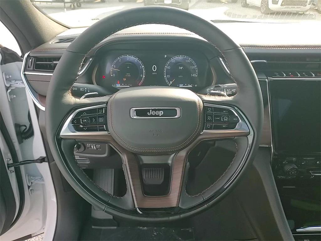 new 2025 Jeep Grand Cherokee car, priced at $52,250