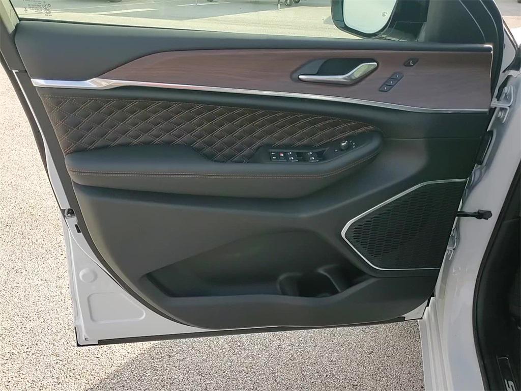 new 2025 Jeep Grand Cherokee car, priced at $52,250