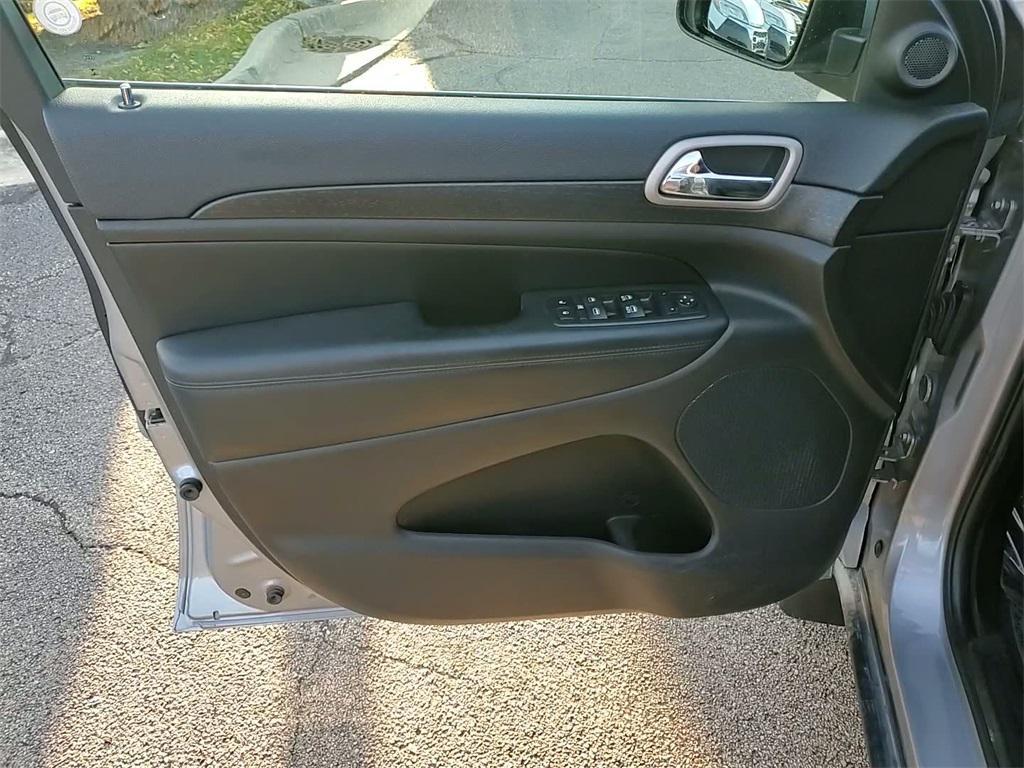 used 2017 Jeep Grand Cherokee car, priced at $15,495