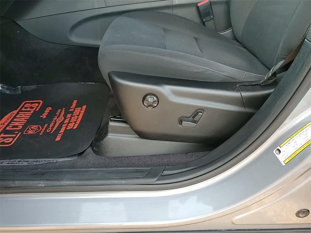 used 2017 Jeep Grand Cherokee car, priced at $15,495