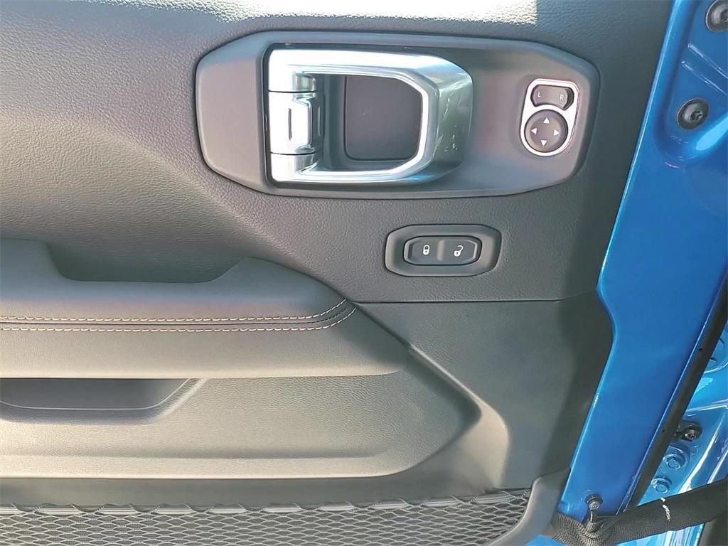 new 2025 Jeep Wrangler car, priced at $50,708