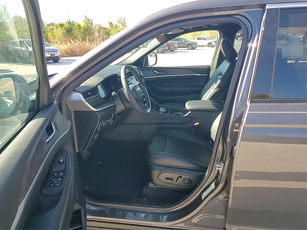 new 2025 Jeep Grand Cherokee L car, priced at $47,477