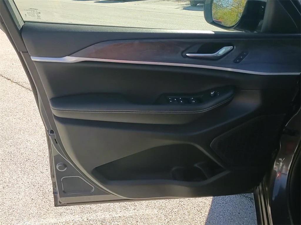 new 2025 Jeep Grand Cherokee L car, priced at $47,477