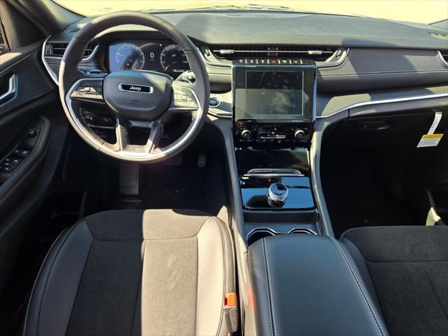new 2025 Jeep Grand Cherokee L car, priced at $42,875