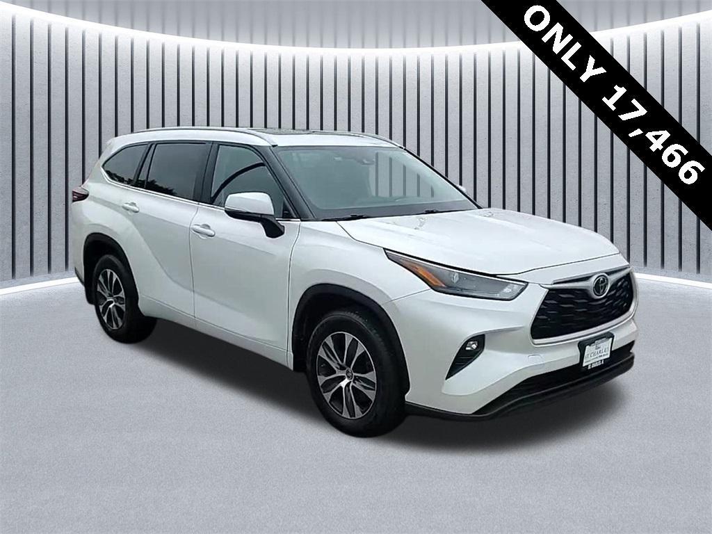 used 2024 Toyota Highlander car, priced at $39,495