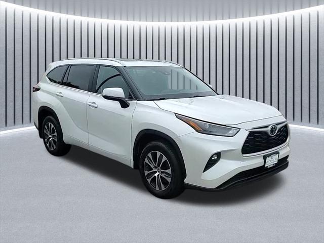 used 2024 Toyota Highlander car, priced at $43,309