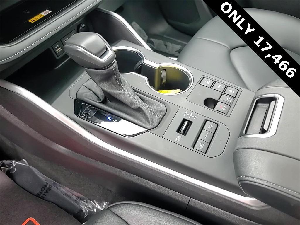 used 2024 Toyota Highlander car, priced at $39,495