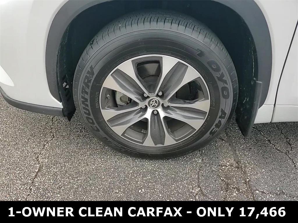 used 2024 Toyota Highlander car, priced at $40,602