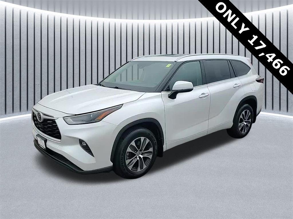 used 2024 Toyota Highlander car, priced at $39,495