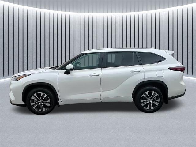 used 2024 Toyota Highlander car, priced at $43,309