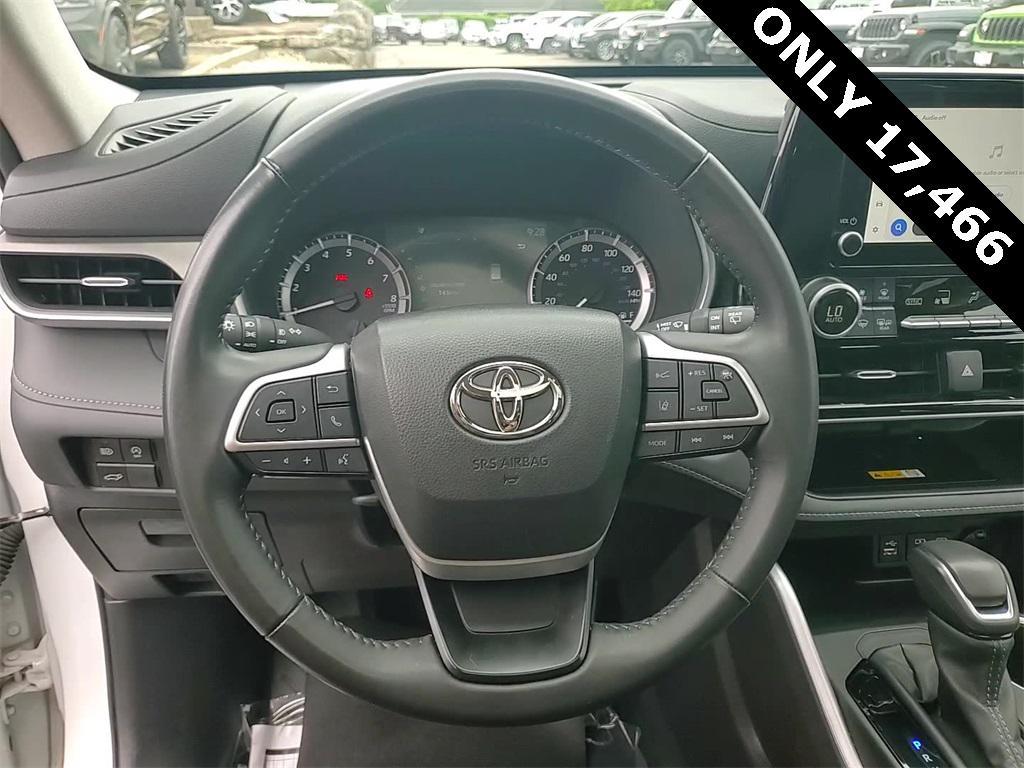 used 2024 Toyota Highlander car, priced at $39,495