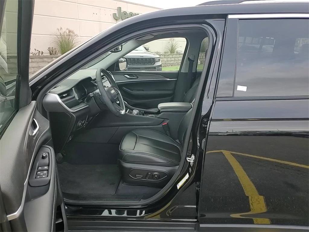 used 2023 Jeep Grand Cherokee L car, priced at $30,655