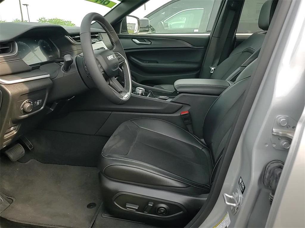 new 2024 Jeep Grand Cherokee car, priced at $39,170