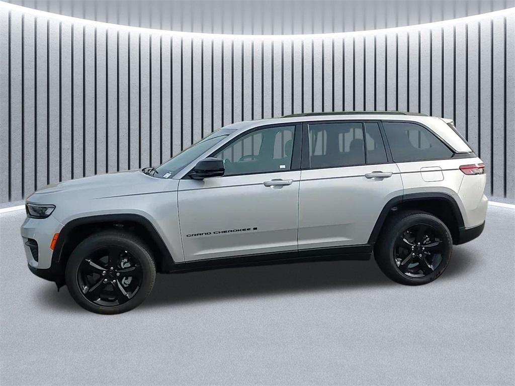 new 2024 Jeep Grand Cherokee car, priced at $39,170
